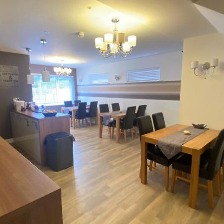 Deepcut Lodge Bed & Breakfast Self Service Camberley Eksteriør bilde