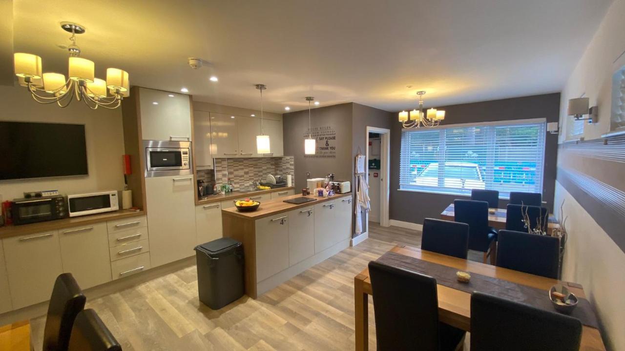 Deepcut Lodge Bed & Breakfast Self Service Camberley Eksteriør bilde