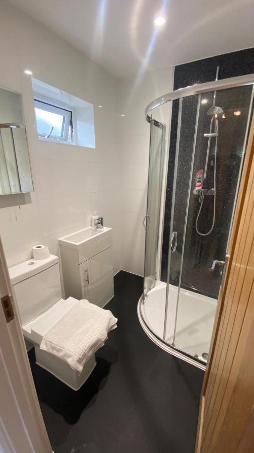 Deepcut Lodge Bed & Breakfast Self Service Camberley Eksteriør bilde